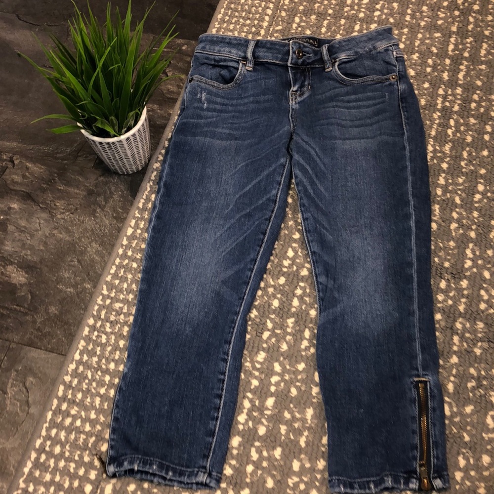 Guess sexy Capri jeans. Women’s size 26